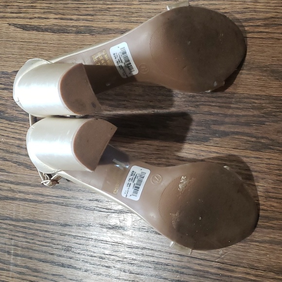 Gold Block Heels Open Toe - Picture 15 of 16